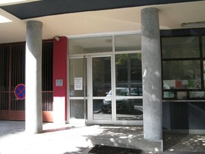 تفاصيل الفندق من الخارج