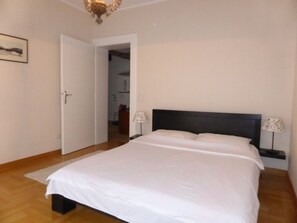 1 chambre, coffres-forts dans les chambres, bureau