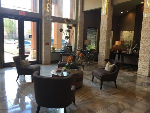 Spacious 1 Bedroom / 1 Bath condo in The Woodlands