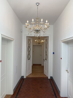 Interior entrance - Frankfurter Hof 1834 (Wallmerod)