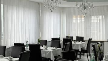 Tägliches inbegriffenes Frühstücksbuffet