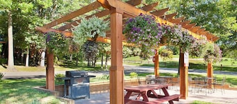 2 Bedroom Timber @ Christmas Mountain Village Resort, Golf/Ski, Wisconsin Dells
