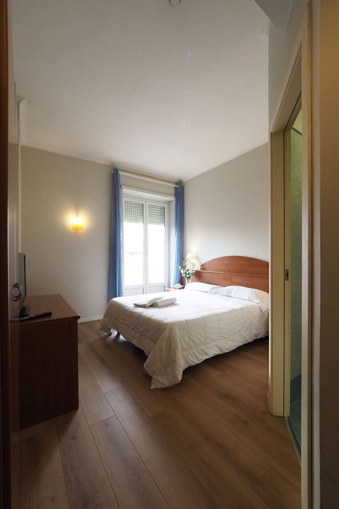 Desk, blackout curtains, free WiFi, bed sheets