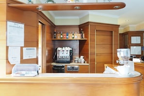 Bar (on property) - Hotel Laura (Rome)