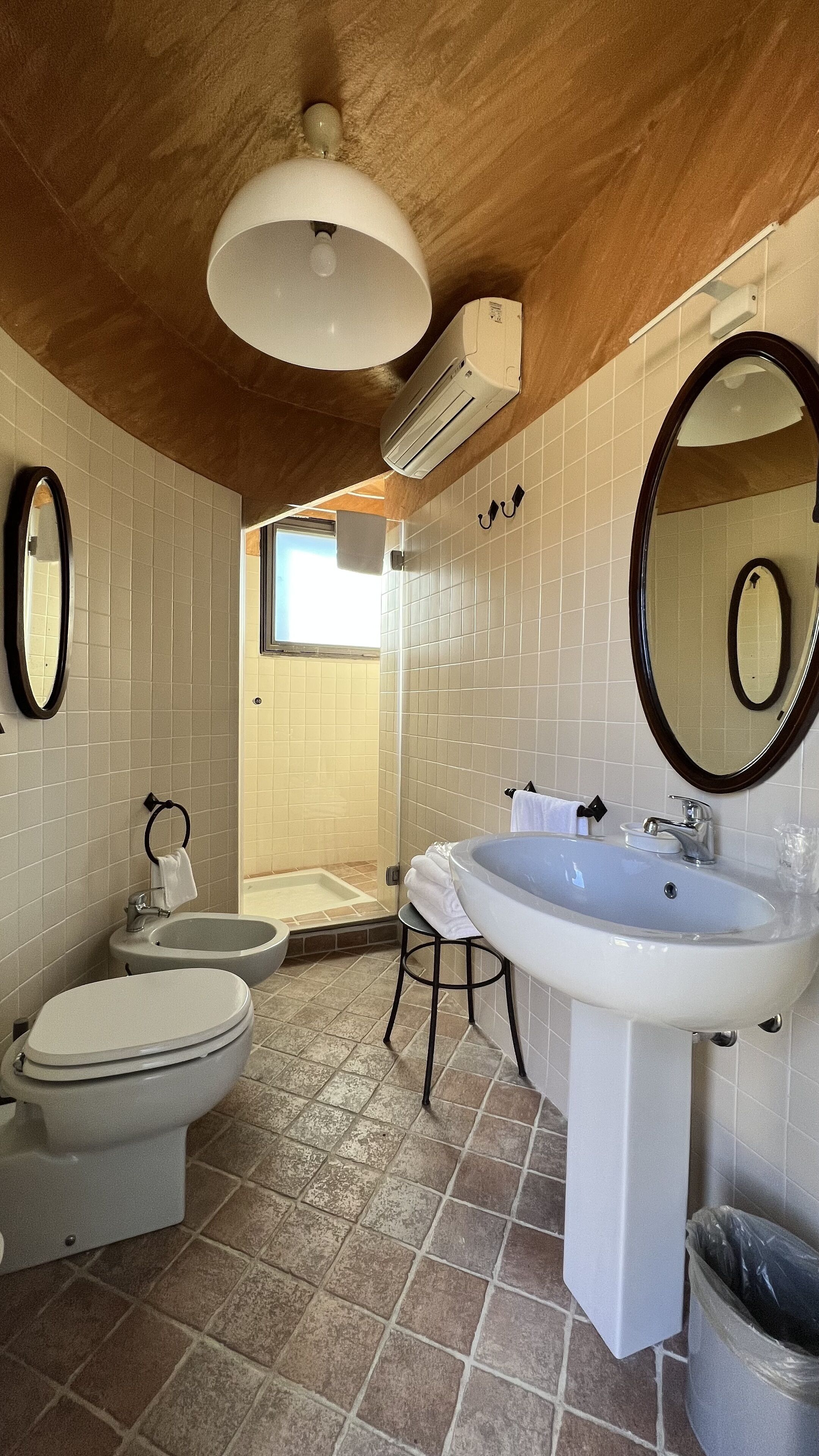 suite | bathroom | shower, free toiletries, hair dryer, slippers