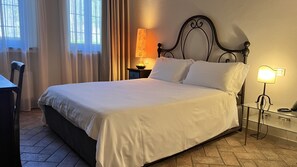 スタンダード ルーム | 低刺激性寝具、客室ごとに異なる装飾、客室ごとに異なるインテリア、デスク