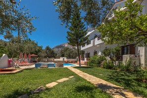 Garden - Evagelistria Apartments (Samos)