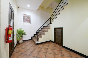 Staircase - OYO 520 Pattaya Cantina (Pattaya)