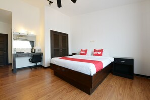 Deluxe Apartment, 3 Bedrooms | Minibar, in-room safe, desk, free WiFi - OYO 520 Pattaya Cantina (Pattaya)