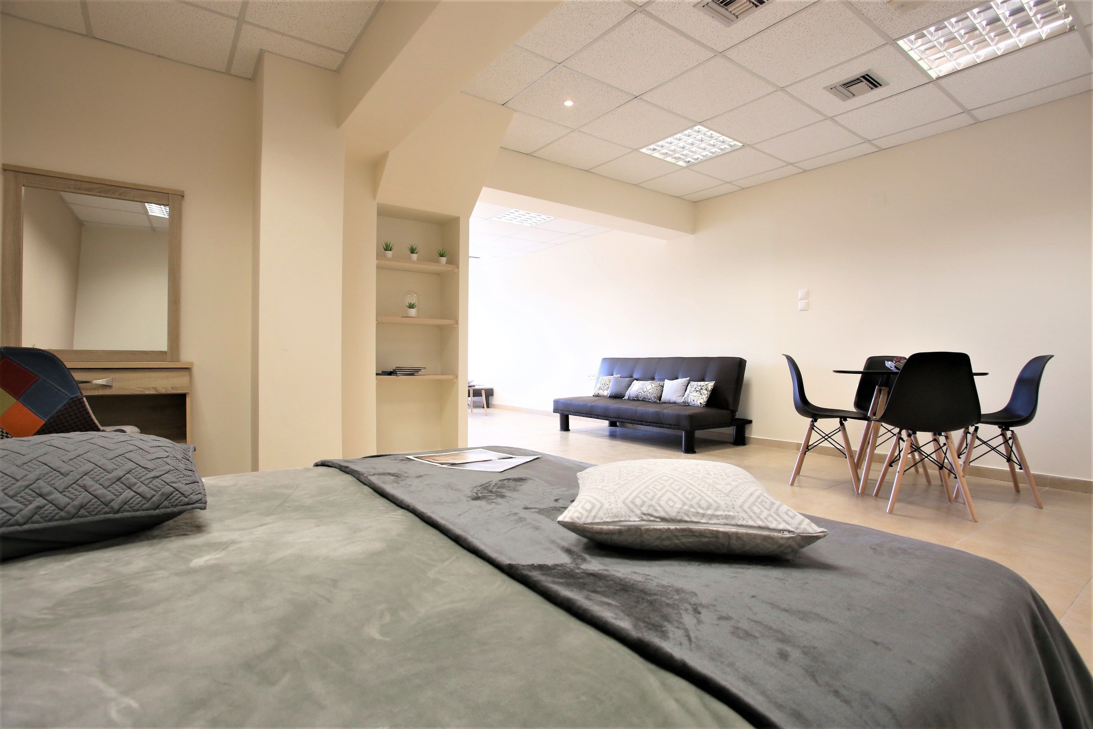 standard suite | iron/ironing board, free wifi, bed sheets