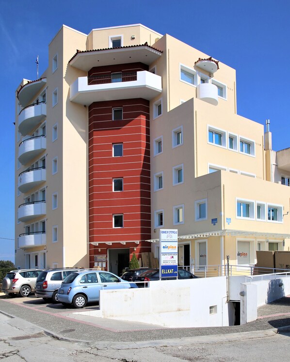 Exterior - GK Airport Suites - Free Shuttle by GK Hospitality Group (Markopoulo Mesogaias)
