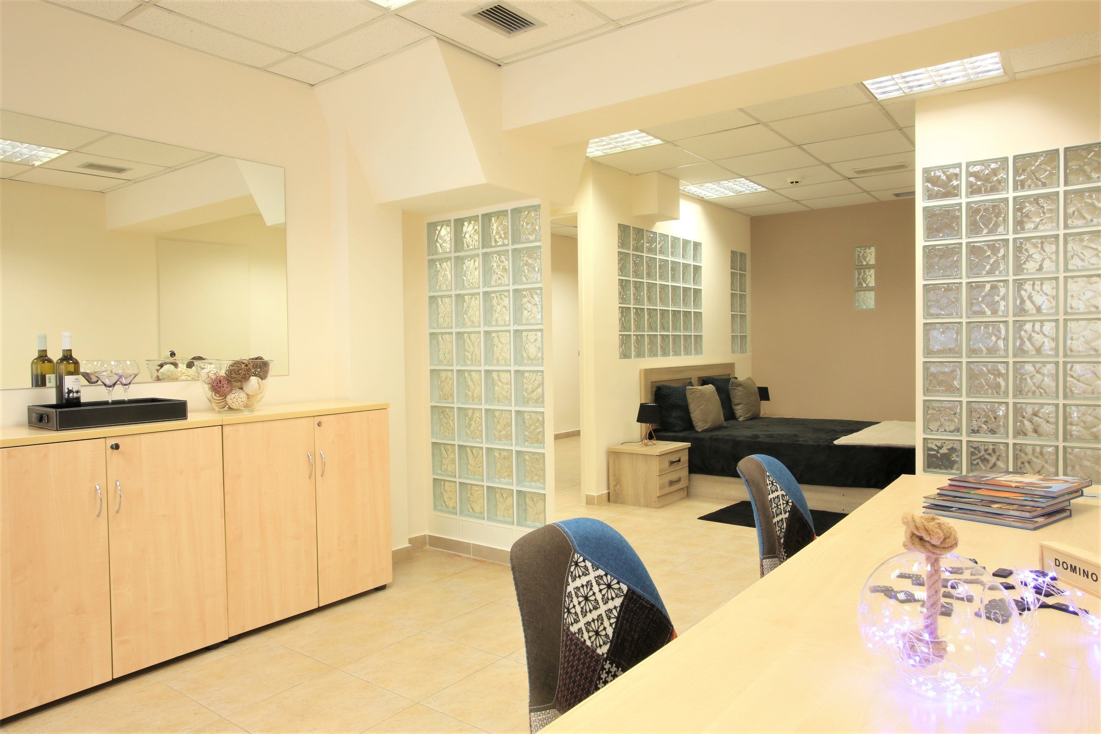 standard suite | iron/ironing board, free wifi, bed sheets