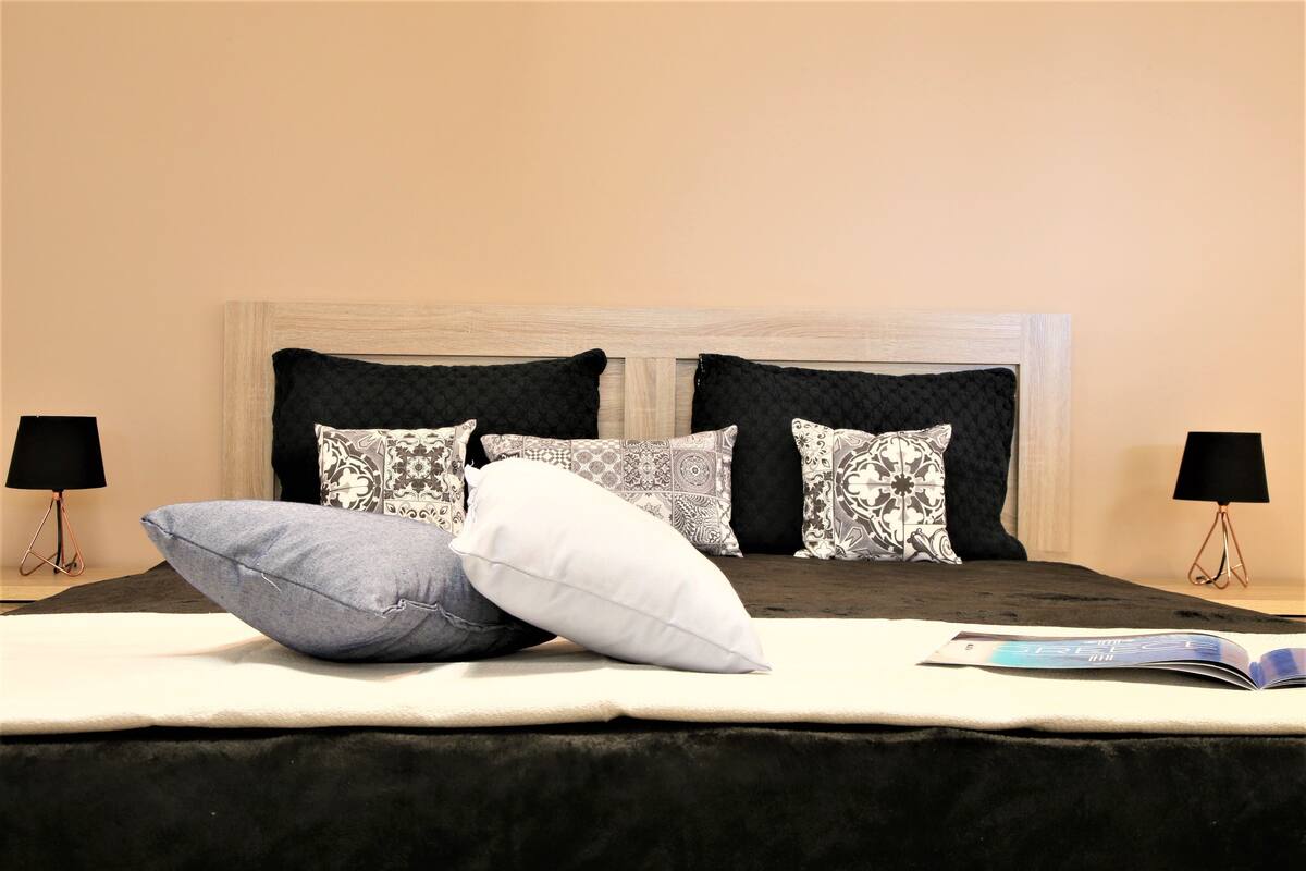Superior Suite | 1 bedroom, WiFi (free), bed sheets