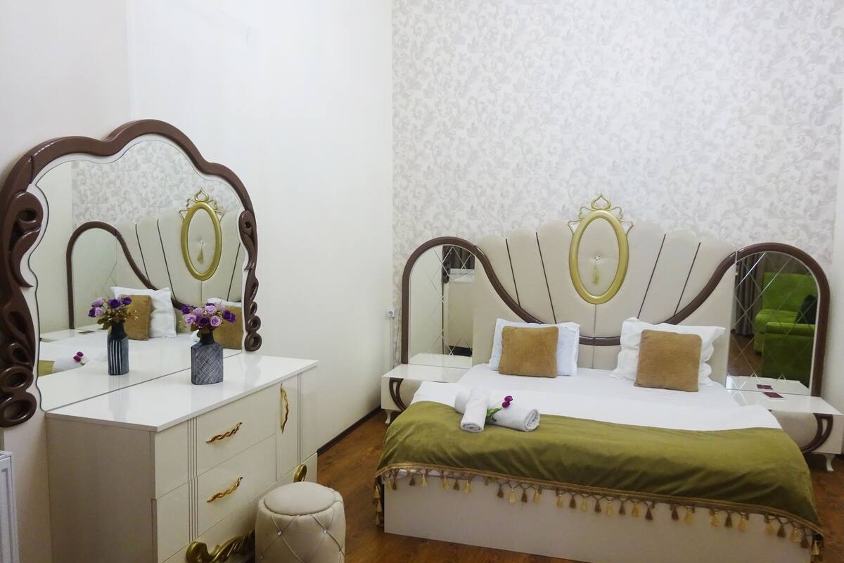 Apartment, 2 Bedrooms | Desk, iron/ironing board, rollaway beds, free WiFi