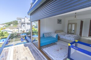 Villa, 3 slaapkamers | 3 slaapkamers, een bureau, een strijkplank/strijkijzer, gratis wifi