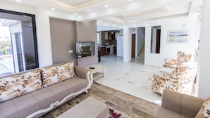 Living area - Villa Serra by Villamnet (Fethiye)