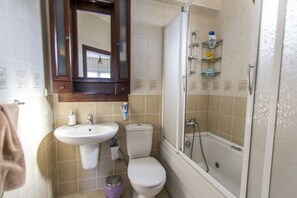 Villa | Badezimmer | Dusche