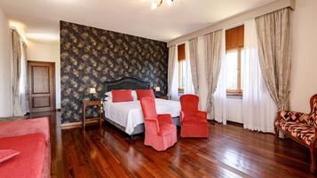 Superior Suite, Balcony, Pool View