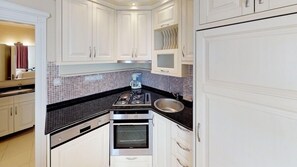 Villa | Eigene Küche | Großer Kühlschrank, Mikrowelle, Ofen, Herdplatte