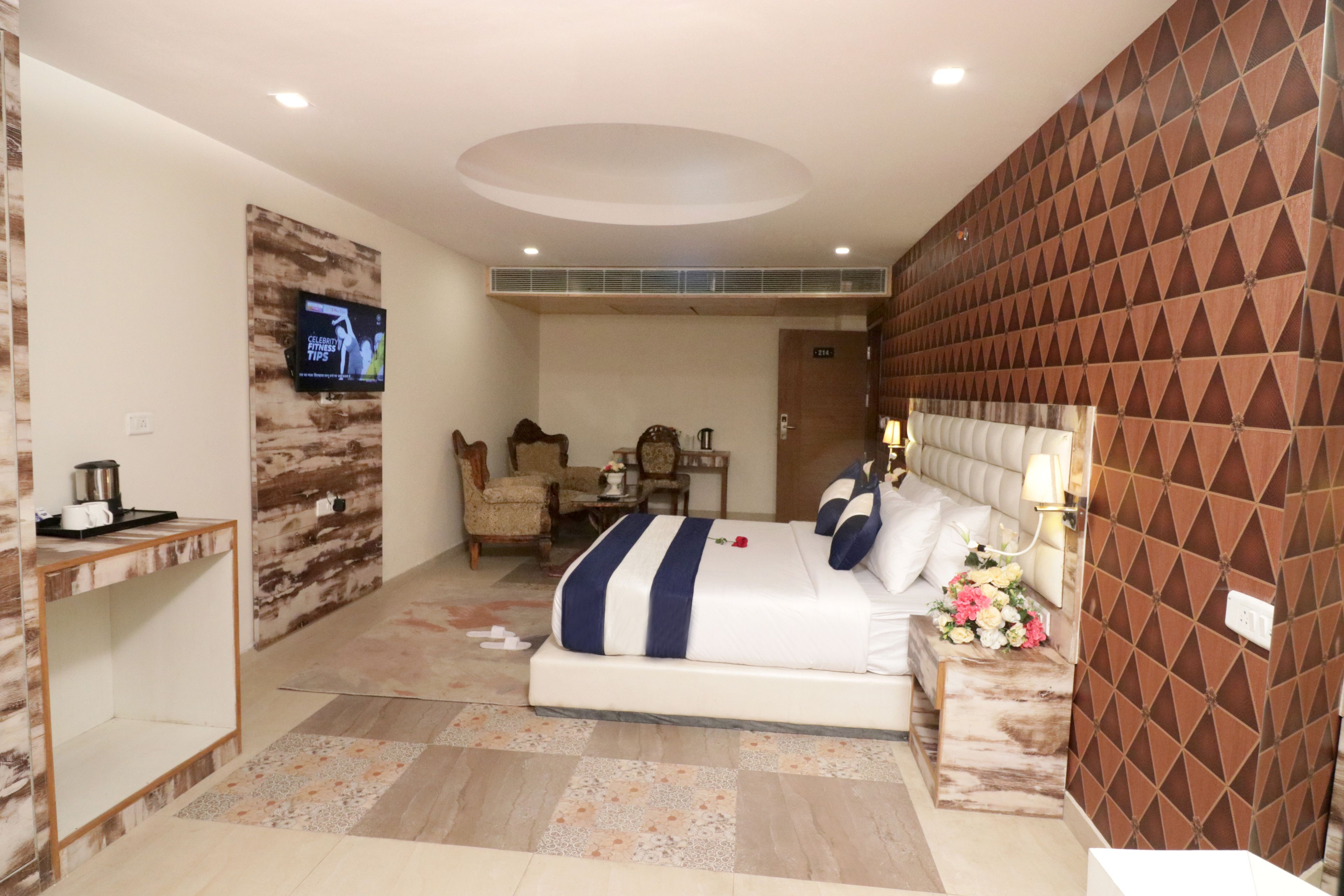 Luxury Room | In-room safe, rollaway beds, free WiFi