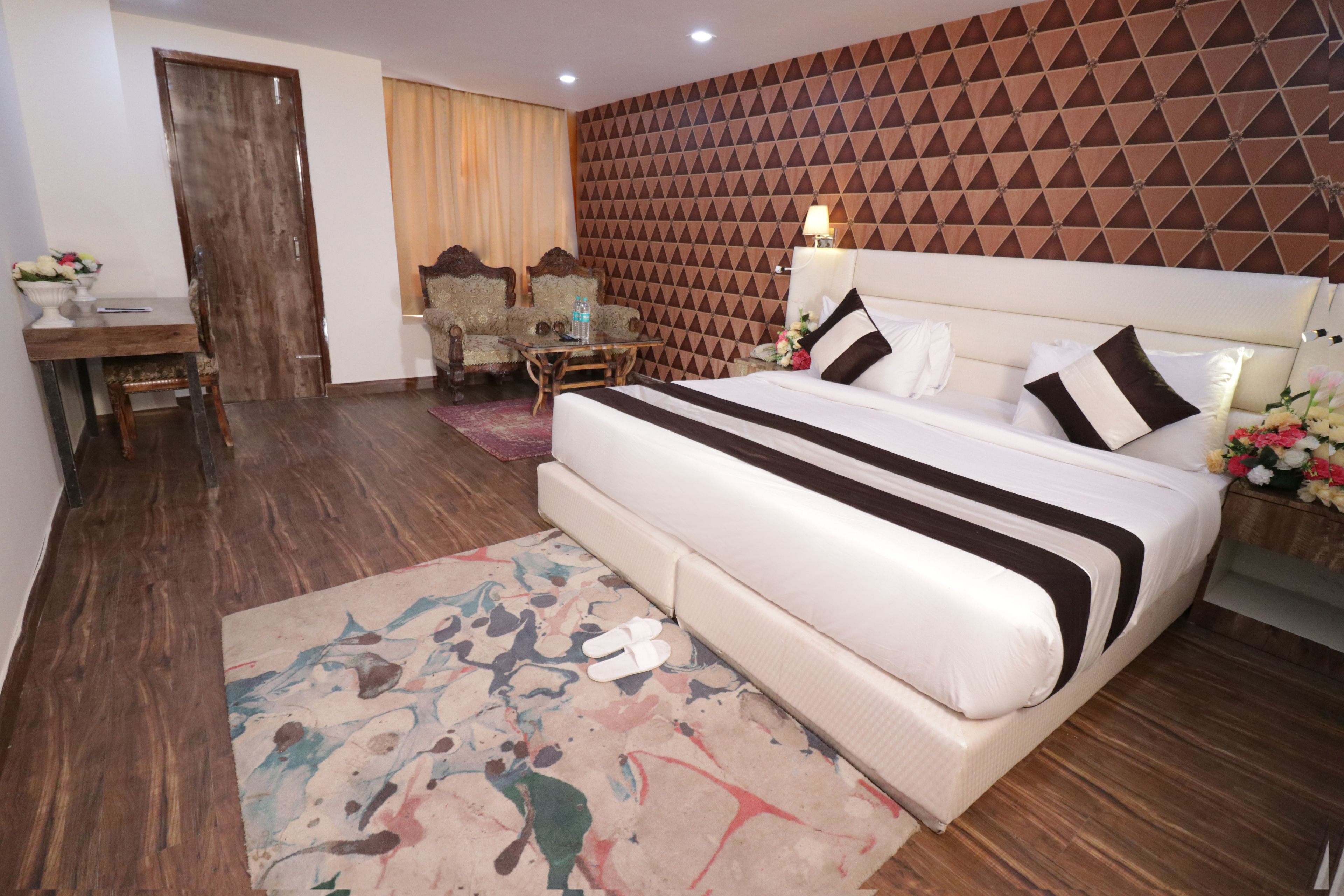 executive room | in-room safe, rollaway beds, free wifi