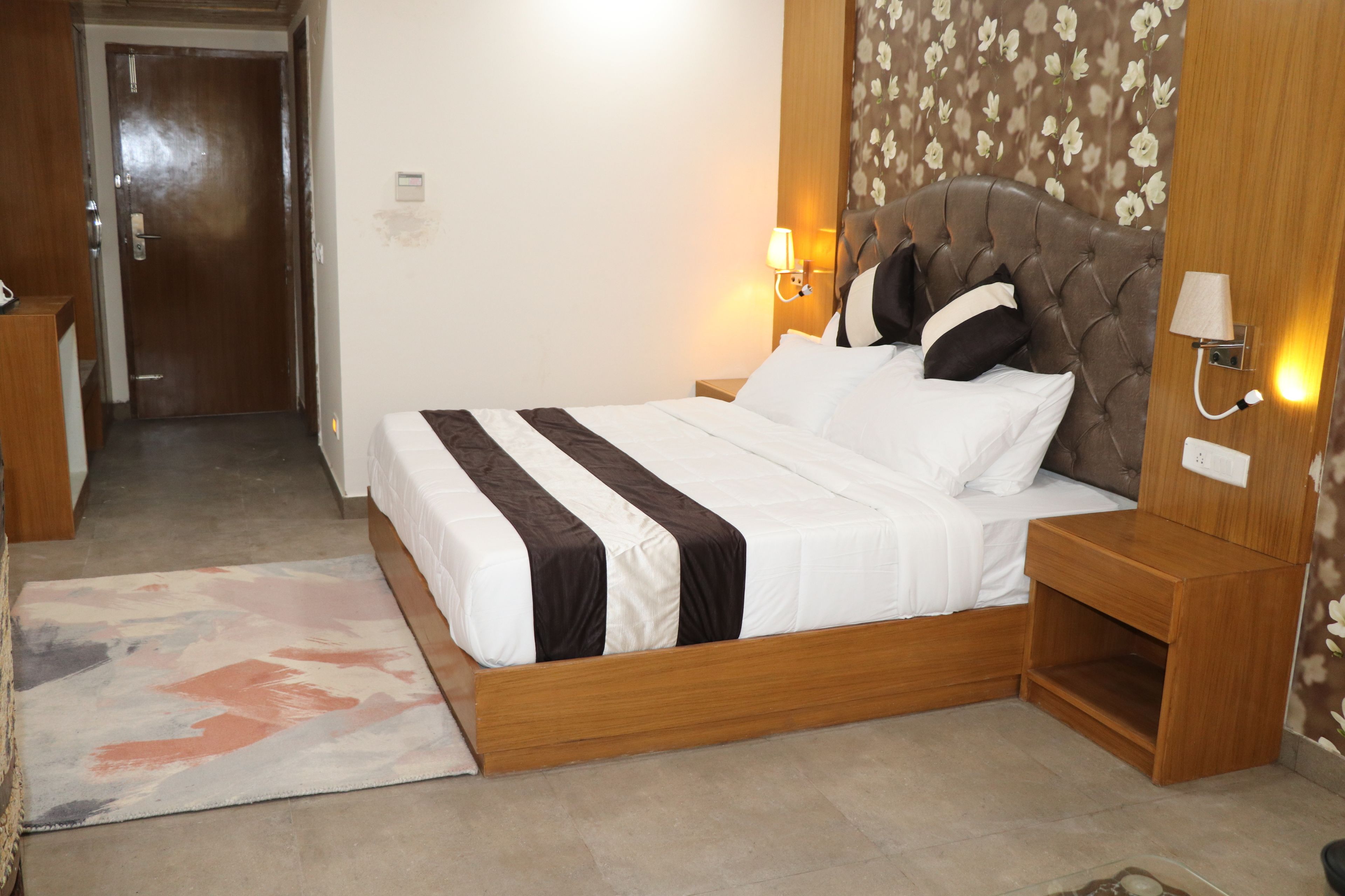 royal suite | in-room safe, rollaway beds, free wifi