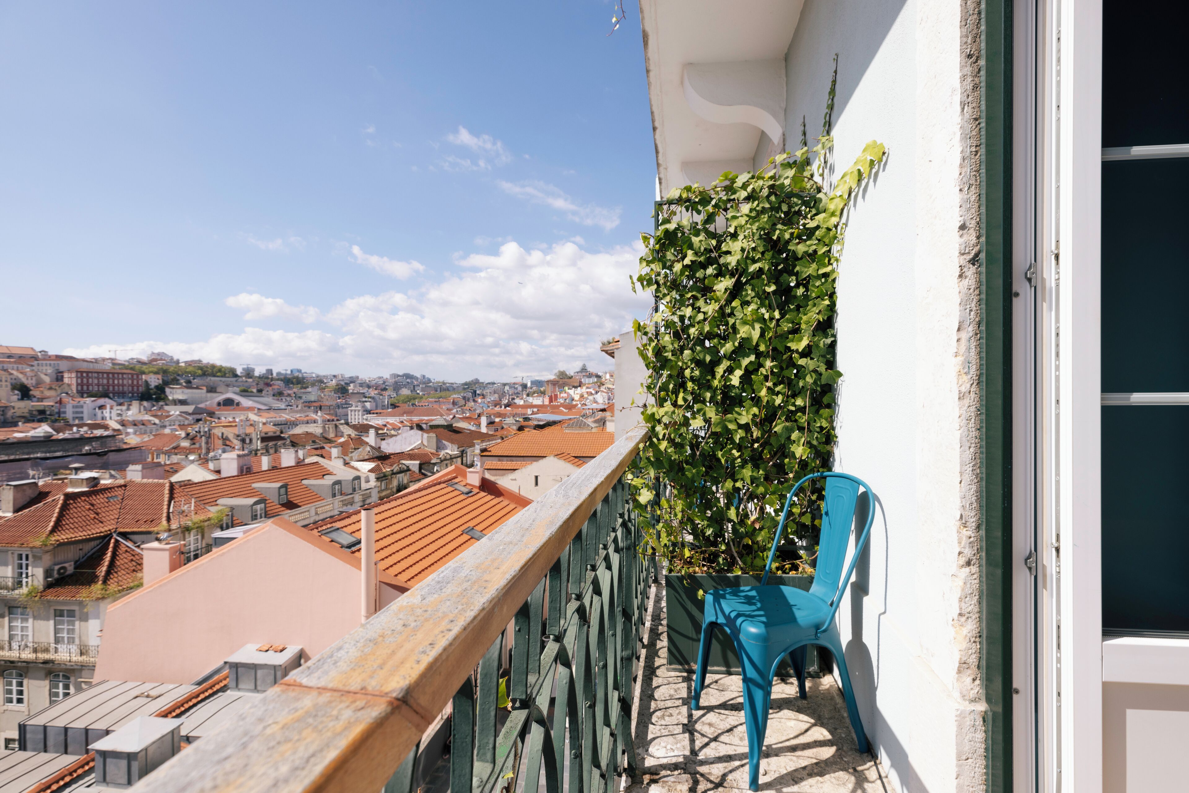 premium room, balcony, river view | in-room safe, blackout curtains, soundproofing, iron/ironing board