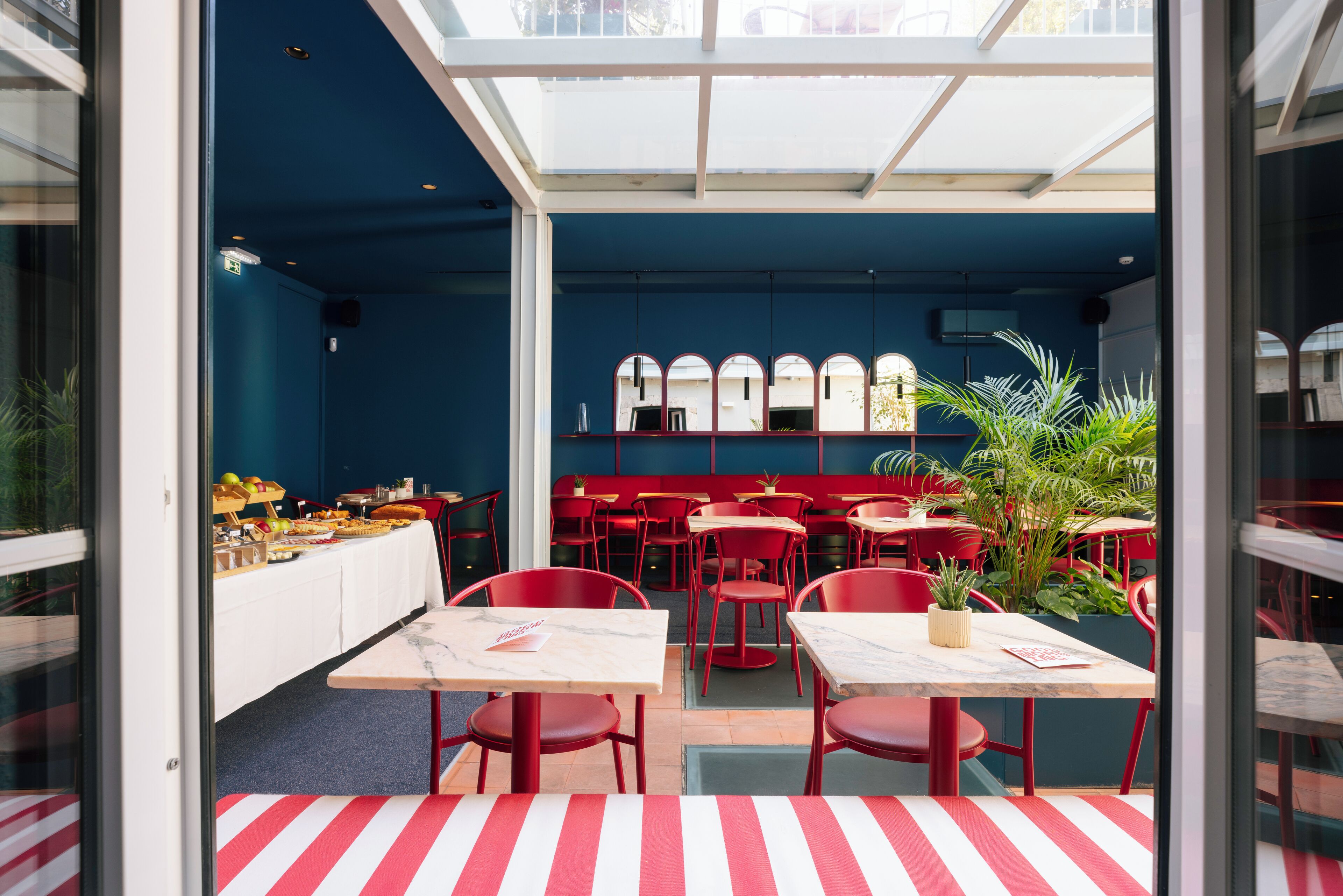 Desayuno a la carta diario (EUR 20 por persona)