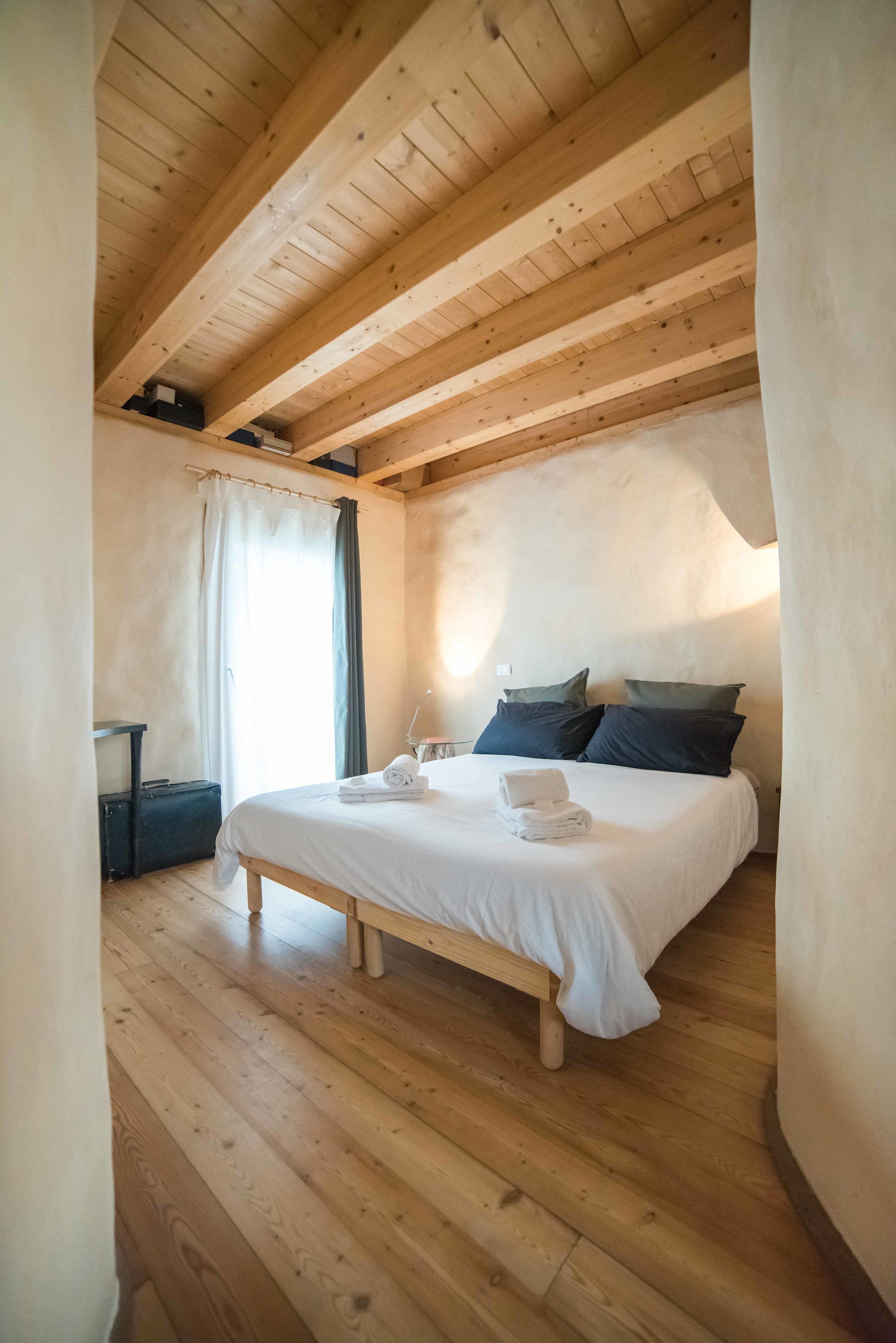 Double Room | Minibar, desk, blackout drapes, soundproofing