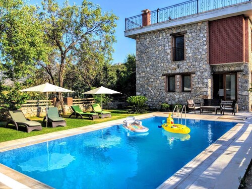 Villa Sunrise by Villamnet