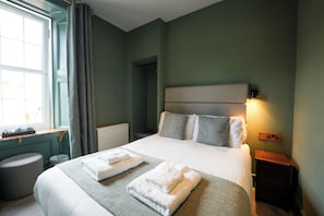 Standard Double Room | Premium bedding, blackout drapes, iron/ironing board, free WiFi - The Whisky Vaults (Oban)