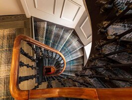 Escaleras con baranda