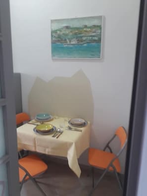 Free daily local cuisine breakfast  - Hollywood B&B (Licata)