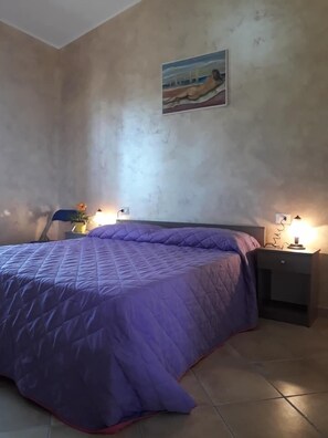 Quadruple Room, Kitchenette | Bed sheets - Hollywood B&B (Licata)