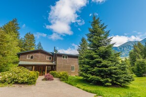 Exterior - Hot tub, game room, 27 forested acres w mountain views near Olympic Natl Park (Port Angeles)