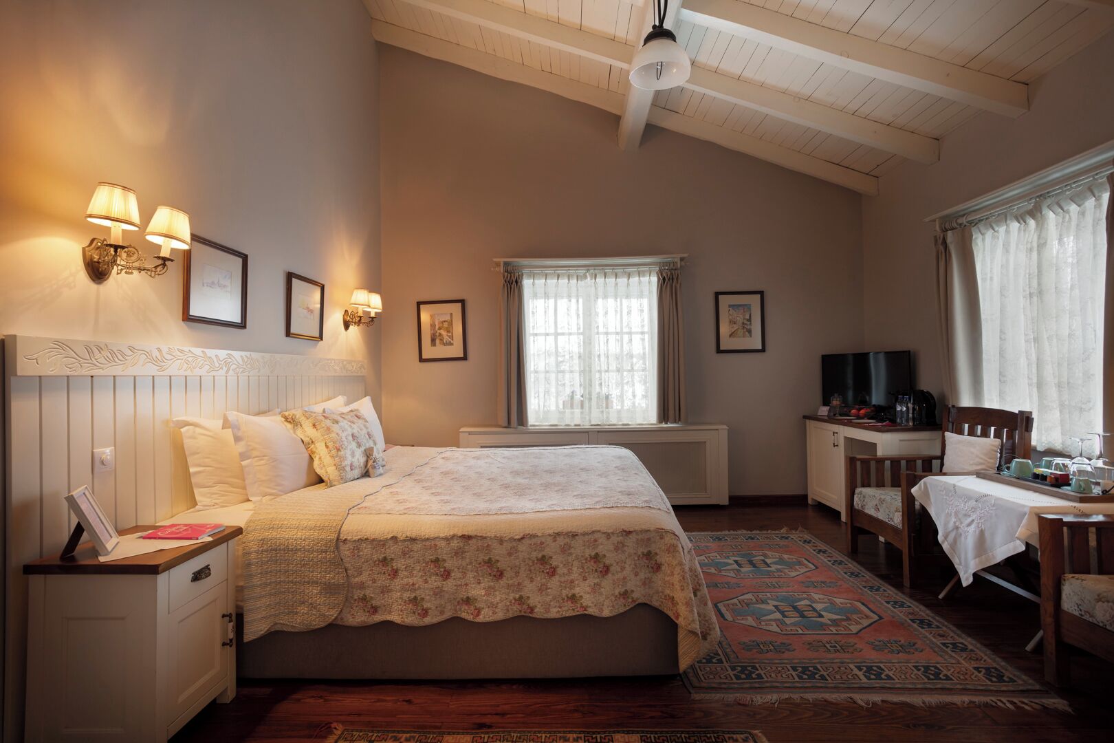 Superior Room with Pool & Forest View | Minibar, in-room safe, desk, soundproofing