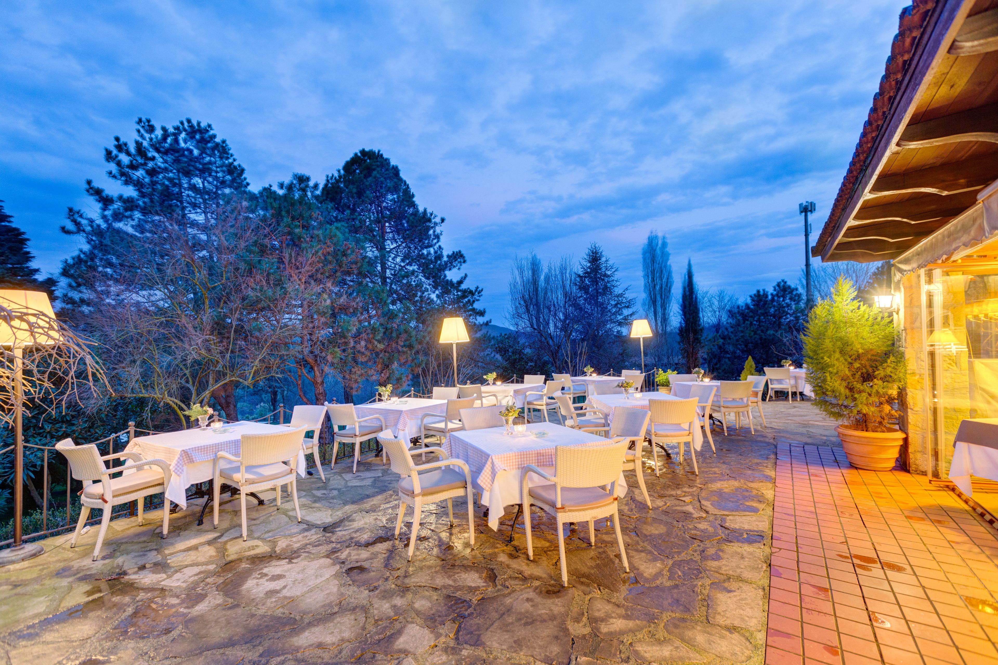 breakfast, lunch, dinner served; international cuisine, garden views