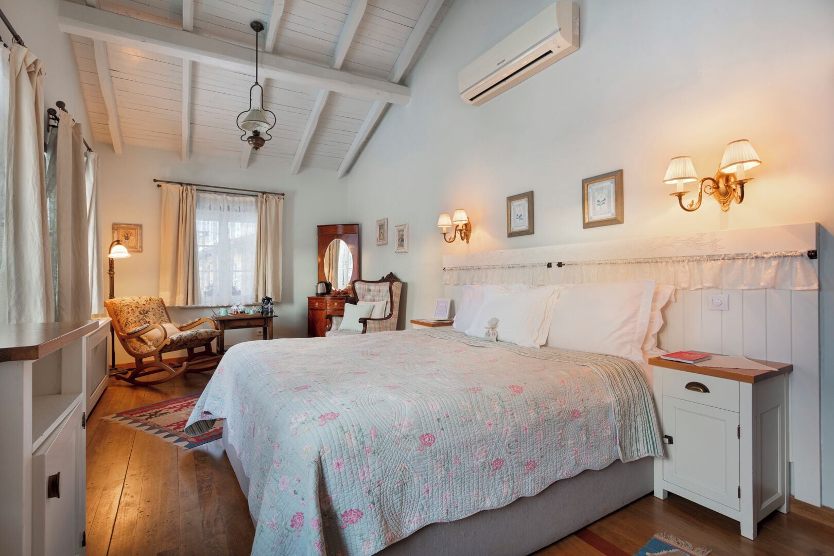 Deluxe Room with Pool & Forest View | Minibar, in-room safe, desk, soundproofing