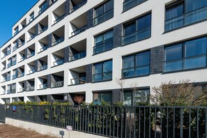 Front of property - P&O Apartments Okecie 4 (Warsaw)