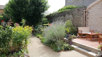 Classic Double Room (Ondine) | Garden view