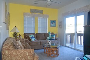 TV - Location!  2 Min Walk to Beach  WaterPark Splash Pad New Reno  (Myrtle Beach)
