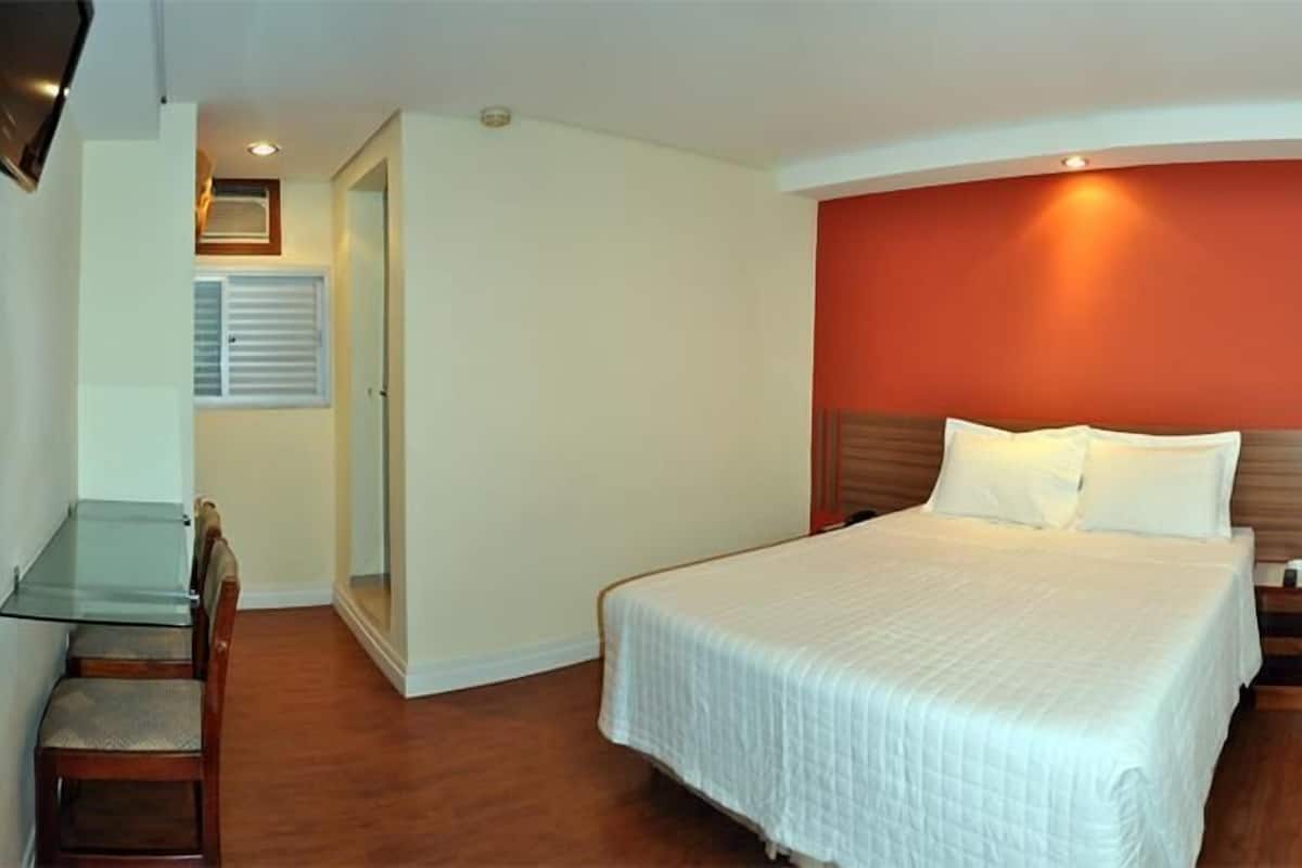 Desk, free WiFi, bed sheets