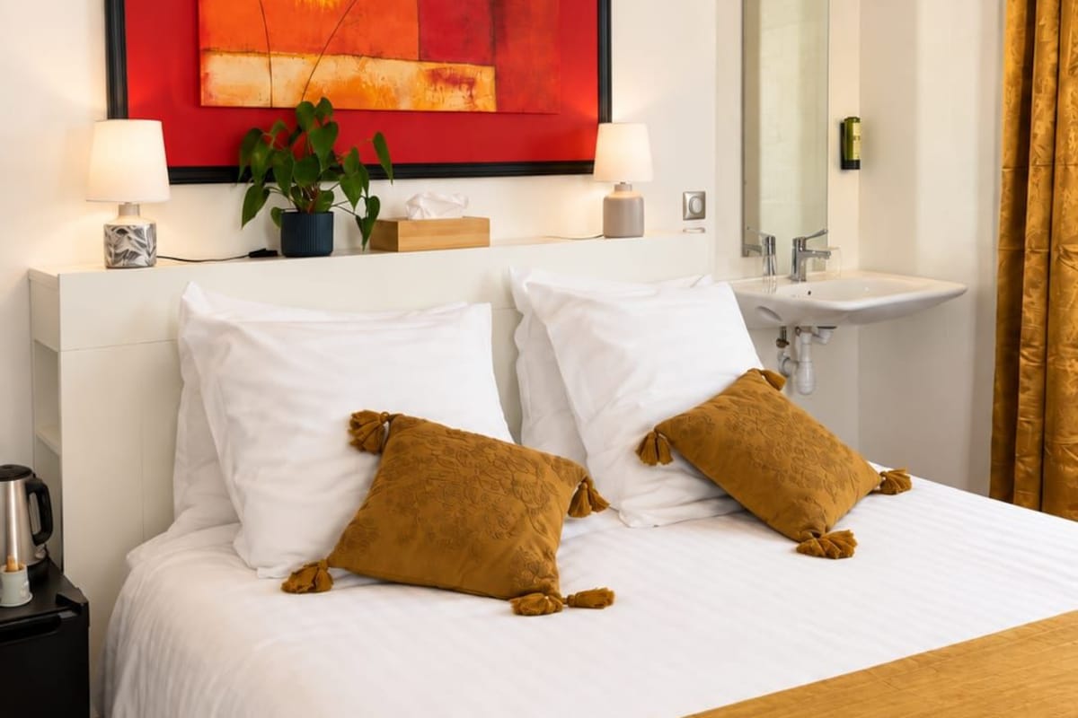 Double Room, Roll-in Shower, Garden View | Premium bedding, minibar, blackout drapes