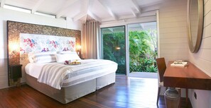 Deluxe villa, 5 slaapkamers, privézwembad, uitzicht op oceaan (Ocean Front) | Een strijkplank/strijkijzer, extra bedden, gratis wifi, beddengoed