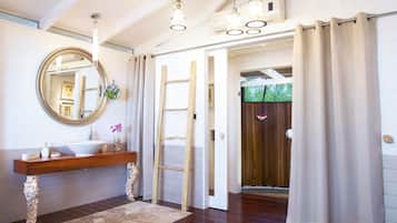 Deluxe Villa, 5 Bedrooms, Private Pool, Ocean View (Ocean Front) | Bathroom | Shower, free toiletries, hair dryer, bidet