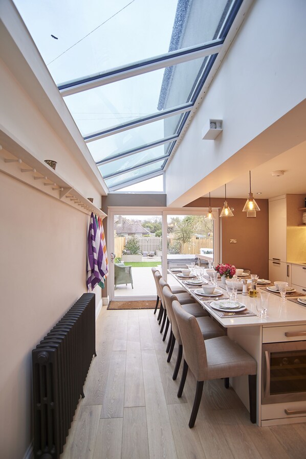 Rumah Mewah, 4 kamar tidur, Bebas Asap Rokok | Dapur pribadi | Lemari es, microwave, oven, dan kompor