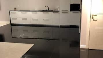 Exclusive-Apartment | Eigene Kochnische | Kühlschrank, Herdplatte, Geschirrspüler, Wasserkocher