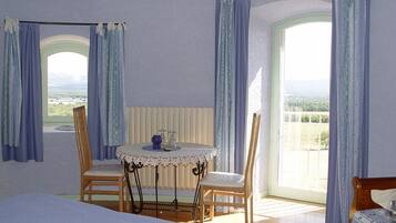 Superior Room, Non Smoking (Tour) | Individually decorated, individually furnished, desk, cots/infant beds