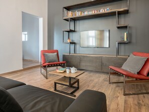 Family Apartment, 2 Bedrooms, Sea View | Living area