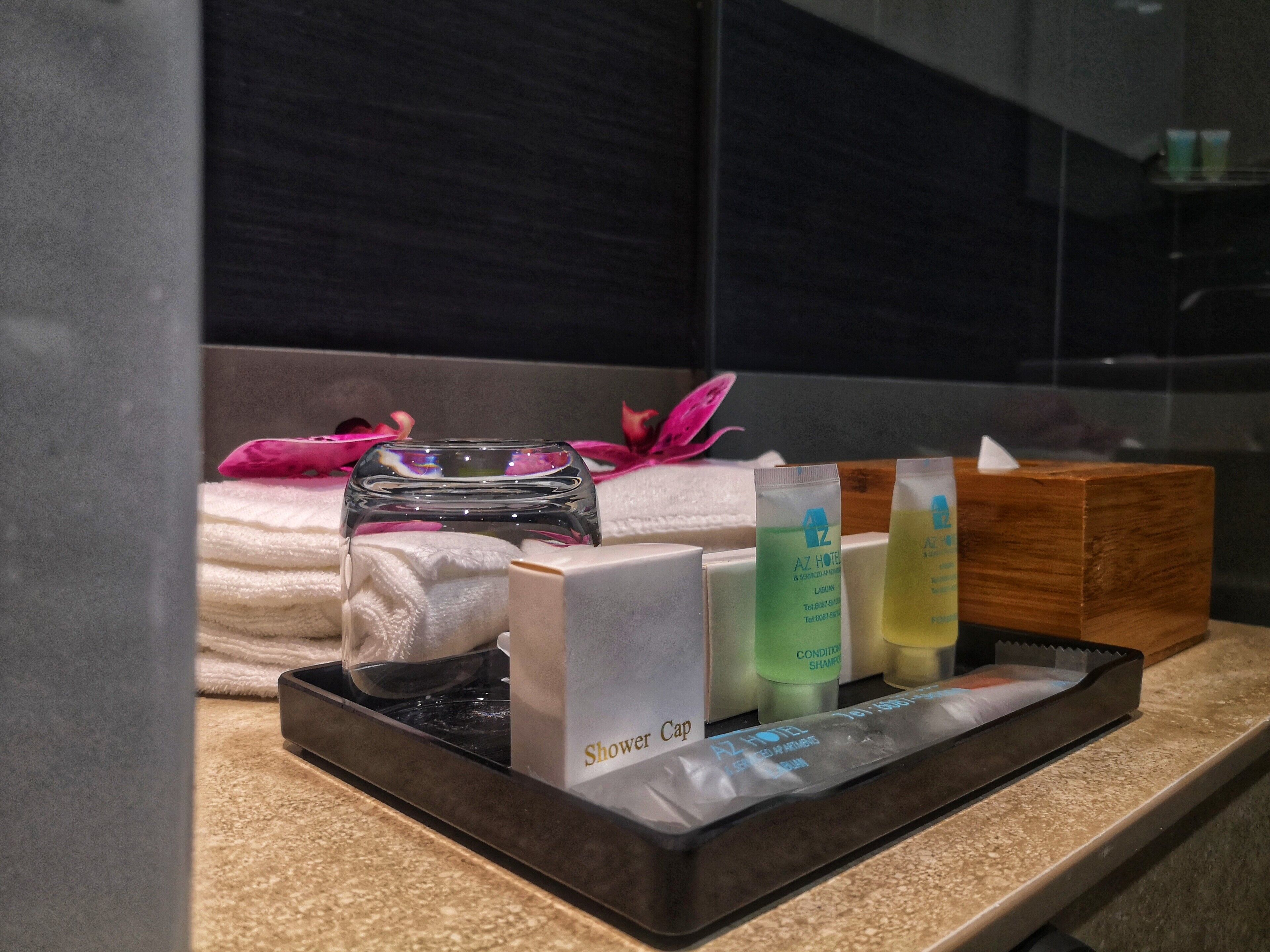 standard king room | bathroom amenities | shower, rainfall showerhead, free toiletries, bidet